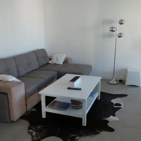 2 Pièces, Centre Ville, 50 Mètres Plages Et Mer. Appartement Menton