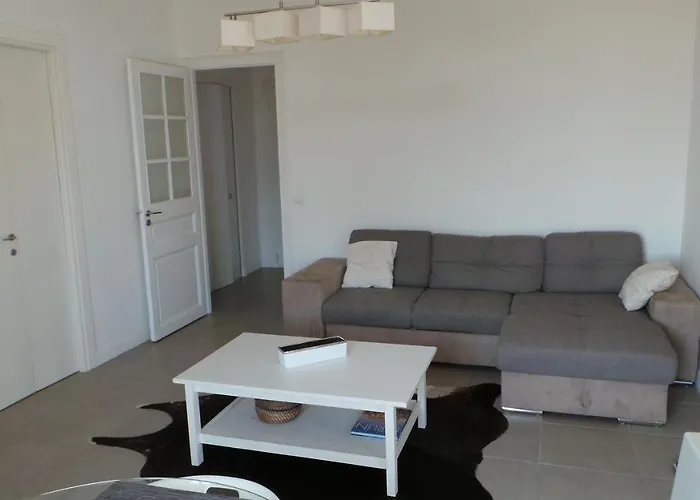 2 Pieces, Centre Ville, 50 Metres Plages Et Mer. Апартаменты