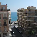2 Pieces, Centre Ville, 50 Metres Plages Et Mer. 아파트 *