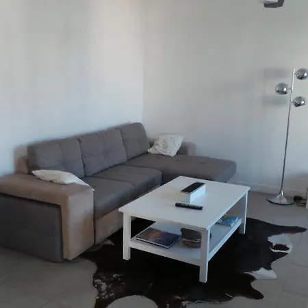 2 Pieces, Centre Ville, 50 Metres Plages Et Mer. Apartmán Menton