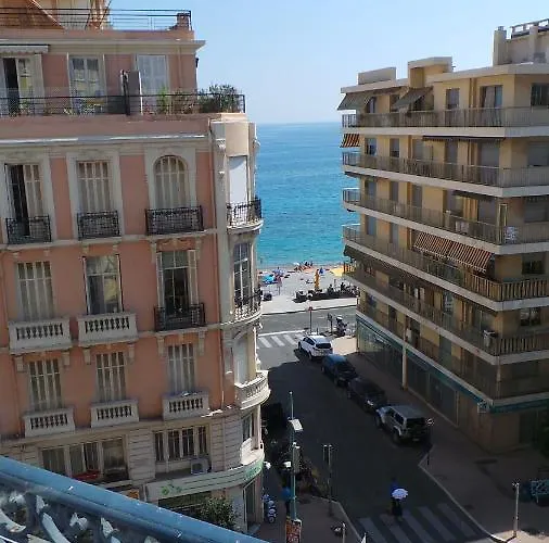 Apartmán 2 Pieces, Centre Ville, 50 Metres Plages Et Mer.