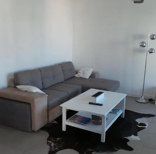 2 Pieces, Centre Ville, 50 Metres Plages Et Mer. Lägenhet Menton