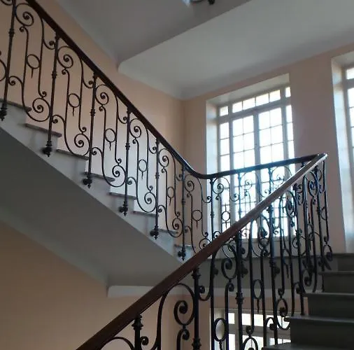 2 Pieces, Centre Ville, 50 Metres Plages Et Mer. * Menton