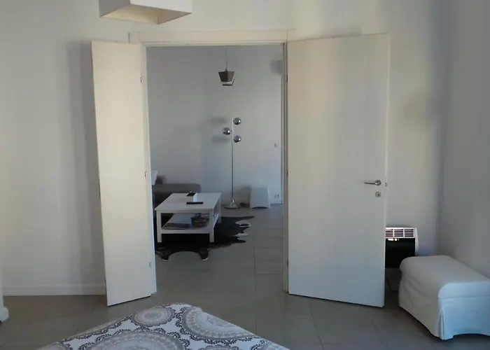 2 Pieces, Centre Ville, 50 Metres Plages Et Mer. Apartment *